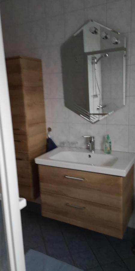 Privatzimmer Helga Haselberger Ybbs an der Donau Buitenkant foto