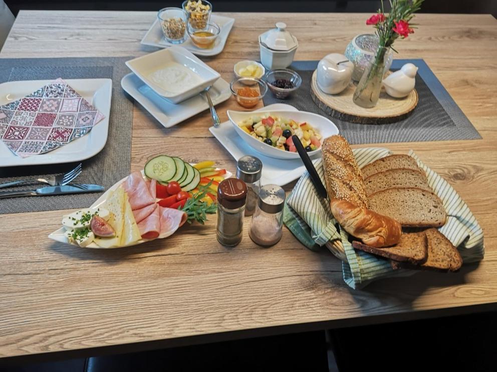 Privatzimmer Helga Haselberger Ybbs an der Donau Buitenkant foto